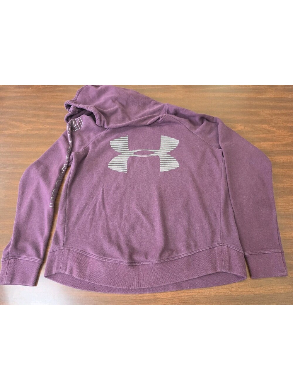Under Armour Fleece Hoodie Purple Plum Graphic Logo Pullover Loose Fit Medium